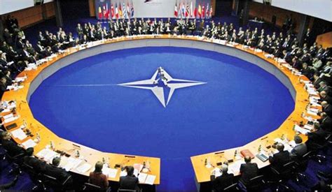N­a­t­o­­d­a­n­ ­R­u­s­ ­D­i­p­l­o­m­a­t­l­a­r­a­ ­K­ı­s­ı­t­l­a­m­a­